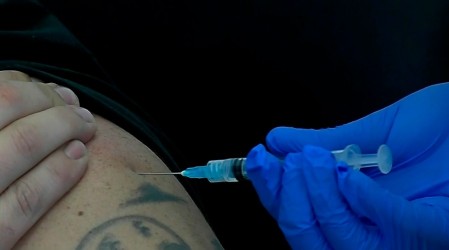 Presidente del Colegio Médico de Valparaíso pide ordenar el proceso de vacunación