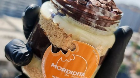 'Mordidita' ofrece deliciosos postres presentados en frascos de vidrio a la puerta de tu casa