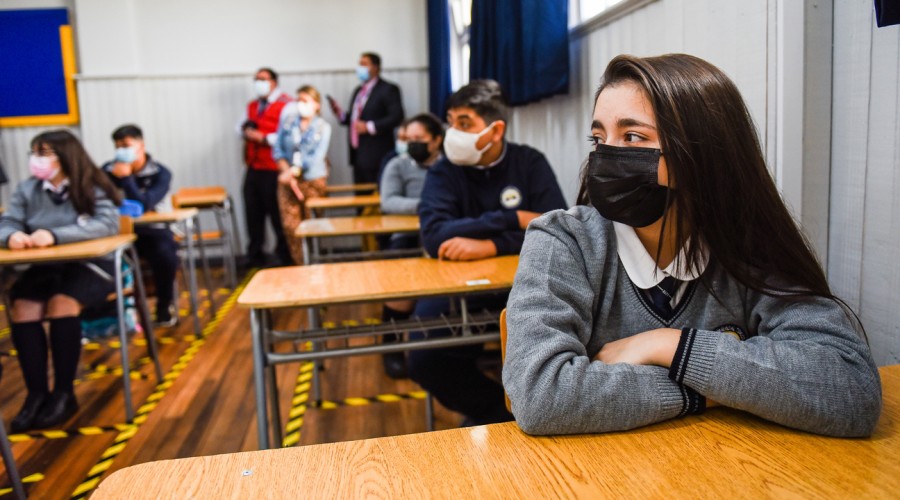 18 son de la Región Metropolitana: 43 colegios que han presentado casos de Coronavirus