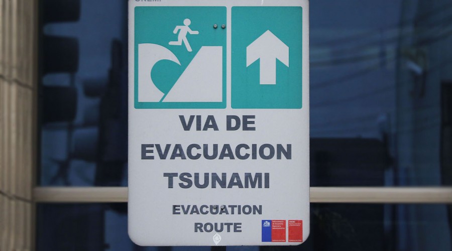Posible tsunami menor en Chile: Estos son los horarios en que podría llegar la ola en las diferentes zonas