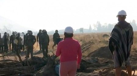Carabineros desaloja a 200 familias en toma de Renca
