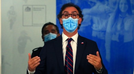 Ministro de Educación: "De 3 mil establecimientos abiertos solo 31 suspendieron las clases presenciales"