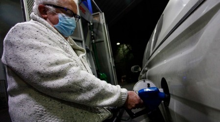 Revisa cuánto aumentó el precio de las bencinas este jueves 11 de marzo