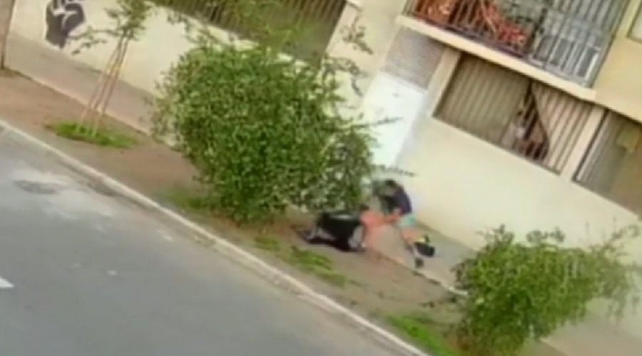 Mujer y su pequeño hijo sufren grave asalto y son atacados con un destornillador