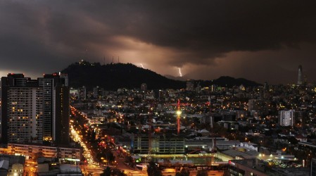 Zona central del país: Emiten aviso por posible tormentas eléctricas en zona central del país