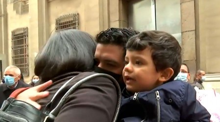 Titulación de joven madre emocionó a los panelistas de Mucho Gusto