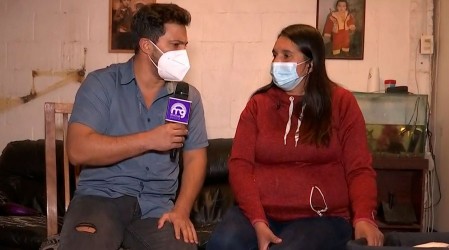 "Pensé que se iba a morir": Madre de bebé rociado con gas pimienta por Carabineros habló del incidente