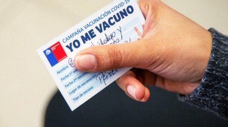 Vocales de mesa reemplazantes también tendrán acceso preferente para recibir vacuna contra el Covid-19