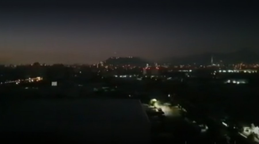 Reportan masivo corte de luz en distintas comunas de la Región Metropolitana