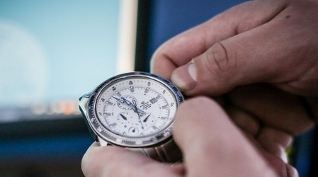 ¿Se atrasa o adelanta la hora? Te contamos todo sobre el nuevo horario de invierno