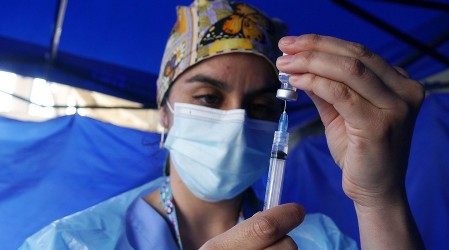 Cepa de Nueva York llegó a Chile: ¿Qué tan peligrosa es esta variante del coronavirus?