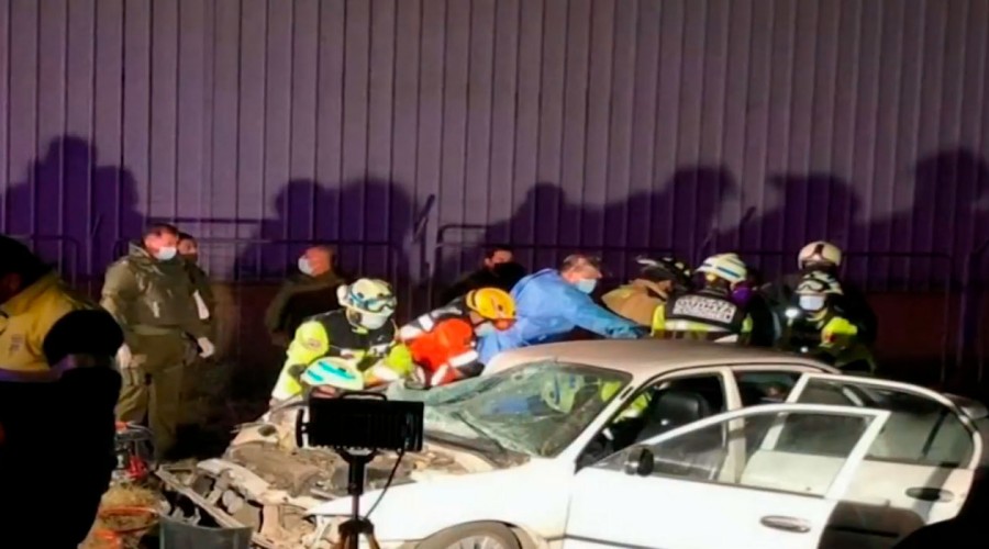 Niño de 10 años choca auto contra un tren en Coronel: Su familia lo acompañaba