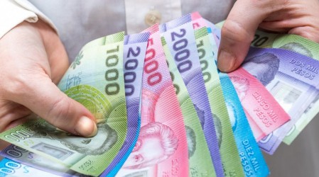 Personas con rentas vitalicias y pensionados: Los nuevos beneficiarios del bono Clase Media