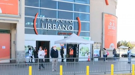 Brote de contagio por covid-19 provoca clausura de supermercado Líder en Puente Alto
