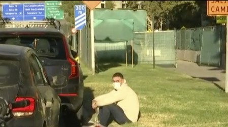 José Antonio Neme quedó atrapado en un taco y en panne: Grúa llegó a rescatar su auto