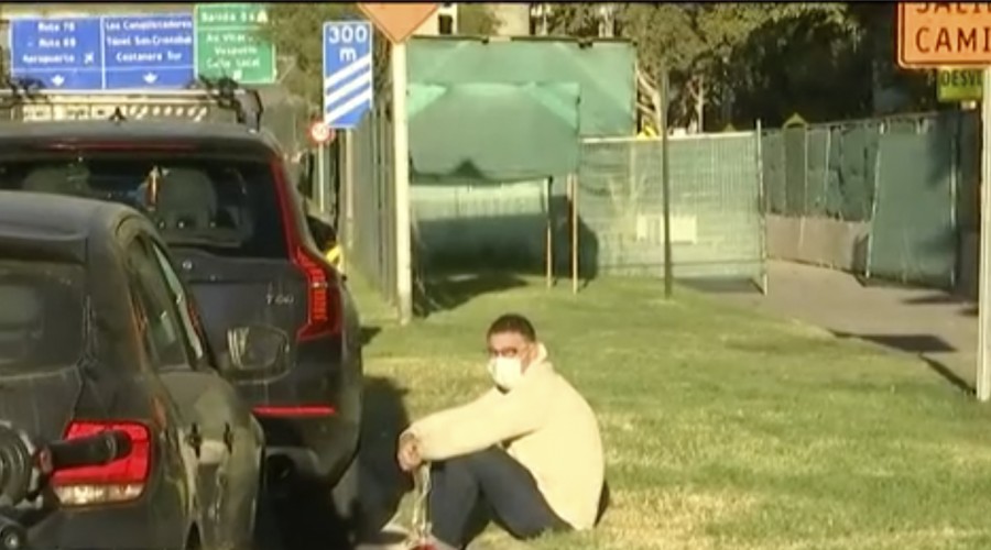 José Antonio Neme quedó atrapado en un taco y en panne: Grúa llegó a rescatar su auto