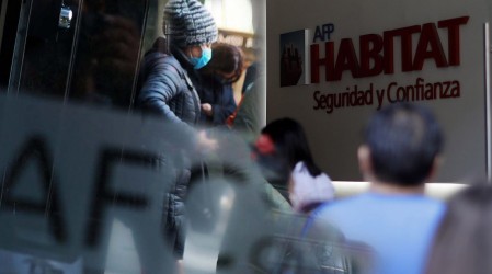 ¿Retiro de AFP o Seguro de Cesantía?: Estos son los montos que se podrían retirar con cada iniciativa