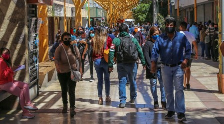 Lidera la Región Metropolitana: Estas son las 20 localidades con más casos activos de coronavirus