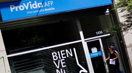 AFP comienza proceso de notificación a cotizantes que cumplen requisitos para recibir bono de $200 mil