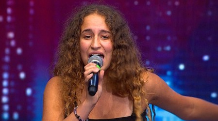 Nicole Düring encantó con su bella voz e histrionismo