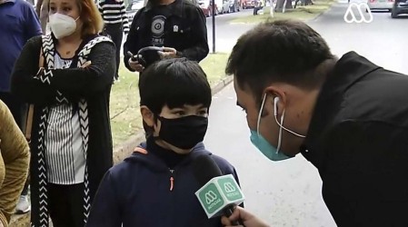 "¿De qué equipo eres?": La divertida e inocente respuesta de un niño que acompañó a su madre a votar