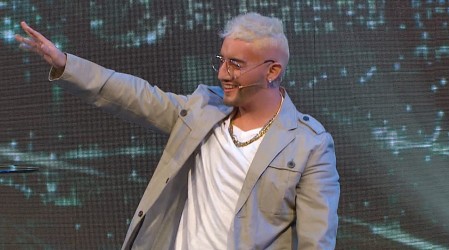 Maluma visitó el Late del Ministro Paris y le dedicó una canción a la subsecretaria