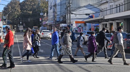 Sábado 29 y lunes 31 de mayo: Revisa las comunas que avanzan y retroceden en el Plan Paso a Paso