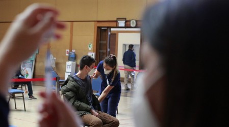 Siguen los veinteañeros: Conoce el calendario de vacunación de la semana del 31 de mayo al 6 de junio