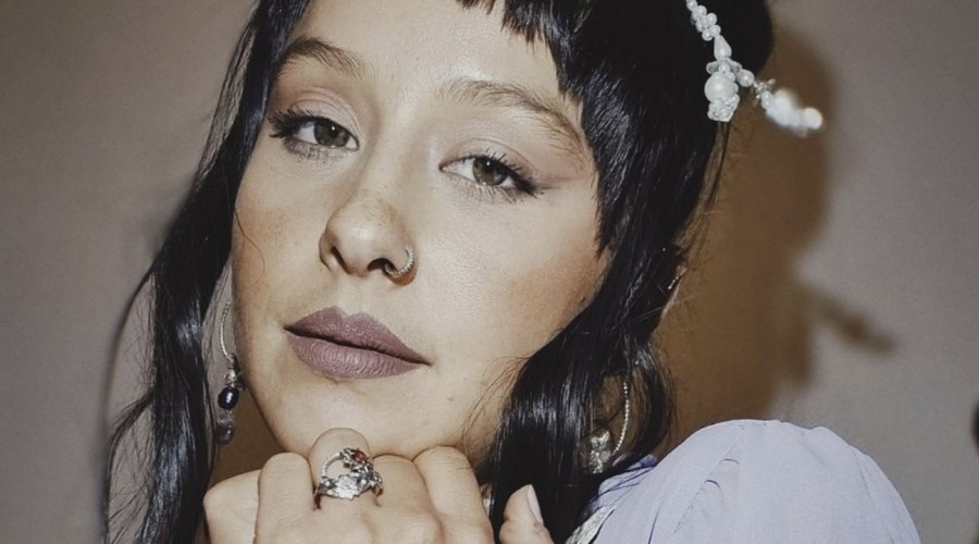 "Me escribí esta canción como regalo": Denise Rosenthal sobre "Flor de Azucena" de "Todas Seremos Reinas"