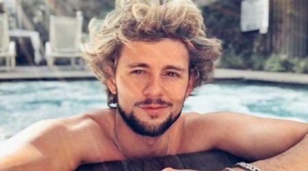 "Que simple se hace estar al lado tuyo": Joaquín Méndez presenta a su polola nueva en una íntima foto