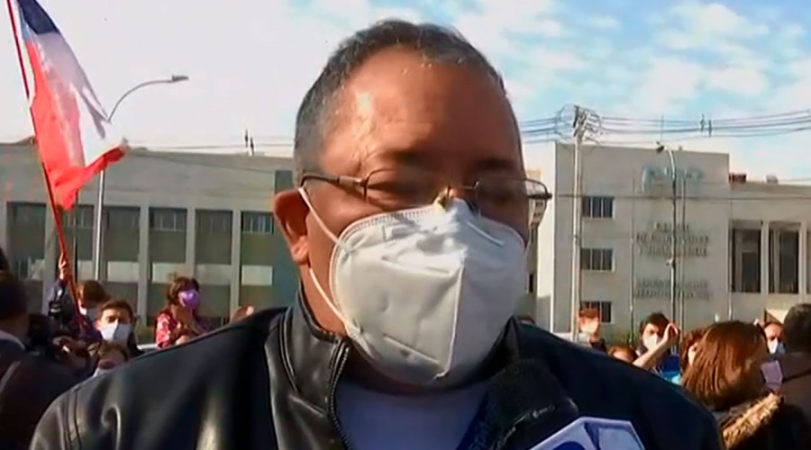'Estamos cansados': Funcionarios del Hospital Barros Luco protestan por falta de personal de salud