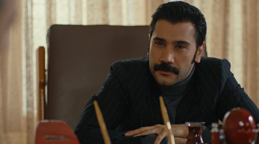 Yilmaz quiere comprarle la mansión a Sermin (Capítulo 60 - Parte 1)