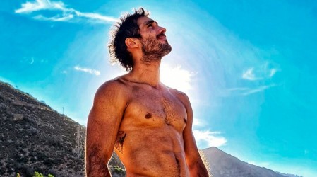 Pedro Astorga llama la atención en redes sociales por la extravagante forma de su casa en el sur