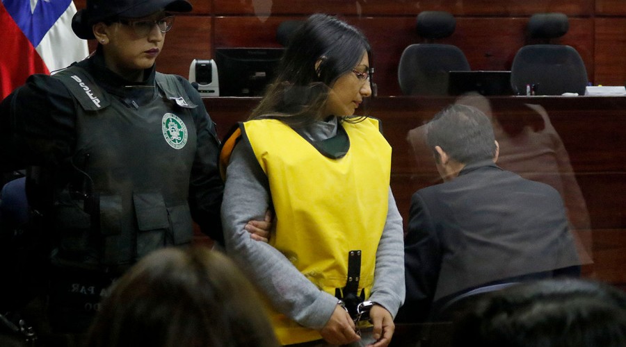 Recibió el IFE de los hijos de su víctima: Autora del crimen de Nibaldo Villegas cobró bono en la cárcel