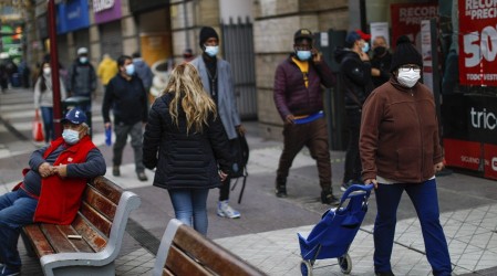 12 son de la Región Metropolitana: Estas son las 20 comunas con más casos activos de coronavirus
