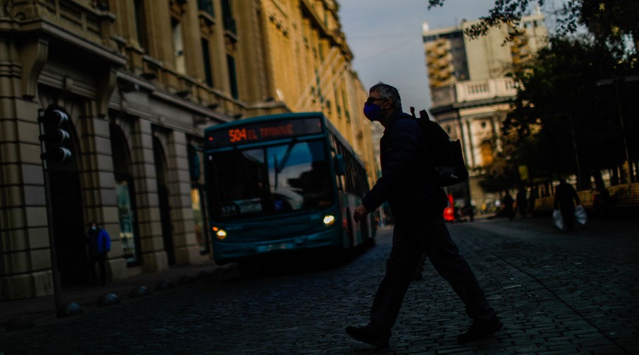 Santiago y otras 33 comunas avanzarán de fase el próximo 1 de julio