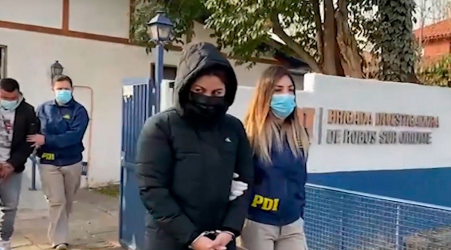 Hermana de Esteban Paredes fue detenida junto a banda especializada en robar autos de lujo