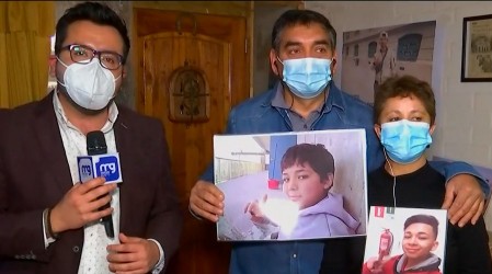 "Yo pido justicia para él": Padres de joven asesinado por un celular en Peñalolén recuerdan a su hijo