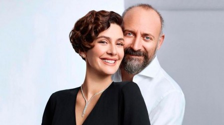 Actores que interpretaron a Onur y Sherezade anunciaron el sexo y nombre de su tercer hijo