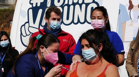 Investigación sobre inmunización de Sinovac recomienda una tercera dosis a los 6 meses de la primera vacuna