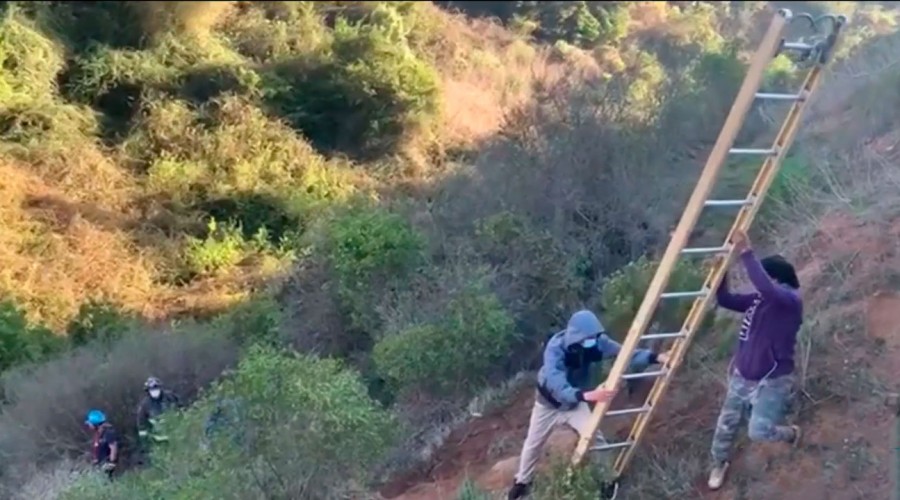 Esperó 9 horas a su rescate: Hombre "patas negras" cayó en una quebrada en Viña del Mar