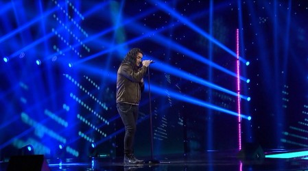 ¡Se pasó! José Luis Repenning se luce con una larga cabellera imitando a Eddie Vedder en