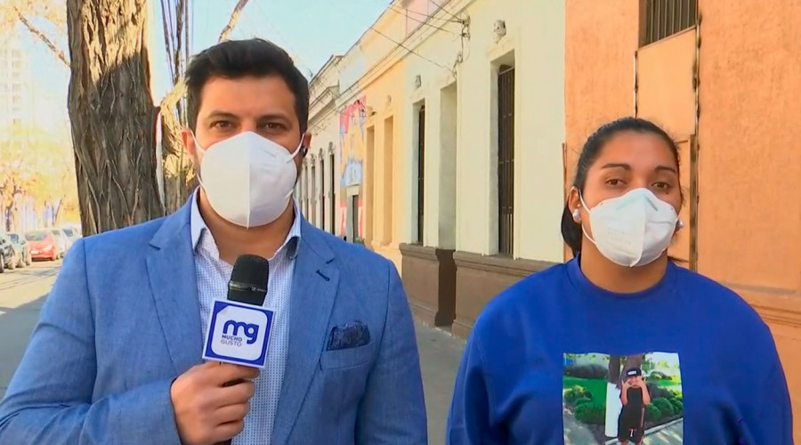 'A Chile le quedó grande proteger la niñez': Madre de niño asesinado por su padre tras postergación de juicio