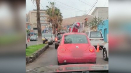 Transeúntes decidieron actuar: Registran caso de agresión de un hombre contra su pareja en Arica