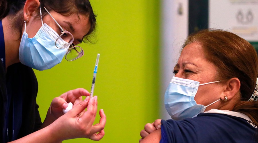 Presidente Piñera confirma tercera dosis: La vacunación de refuerzo se empezará a aplicar el 11 de agosto Presidente Piñera confirma tercera dosis: La vacunación de refuerzo se empezará a aplicar el 11 de agosto