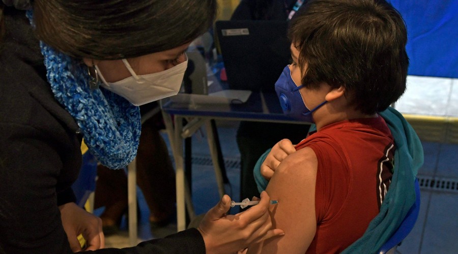 Ministro Paris anuncia la posible fecha de vacunación a niños entre 3 y 11 años dentro de las próximas semanas