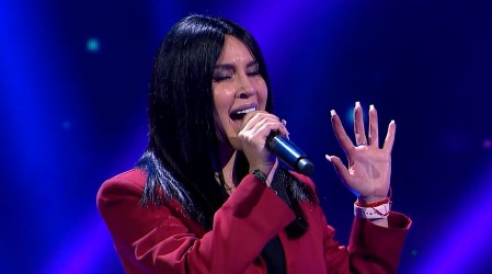 Fran Undurraga se convirtió en la italiana Laura Pausini