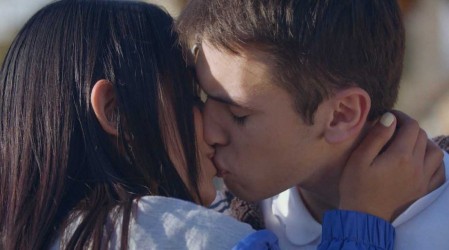 ¡Génesis y Marcos se besan! - Capítulo 08