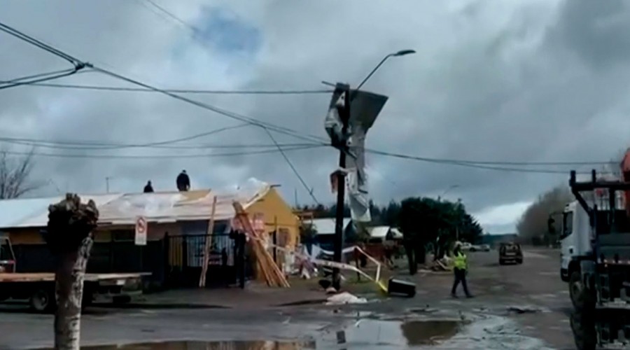 Michelle Adam no descarta otro evento similar: Tornado en Tucapel habría afectado a cerca de 20 viviendas