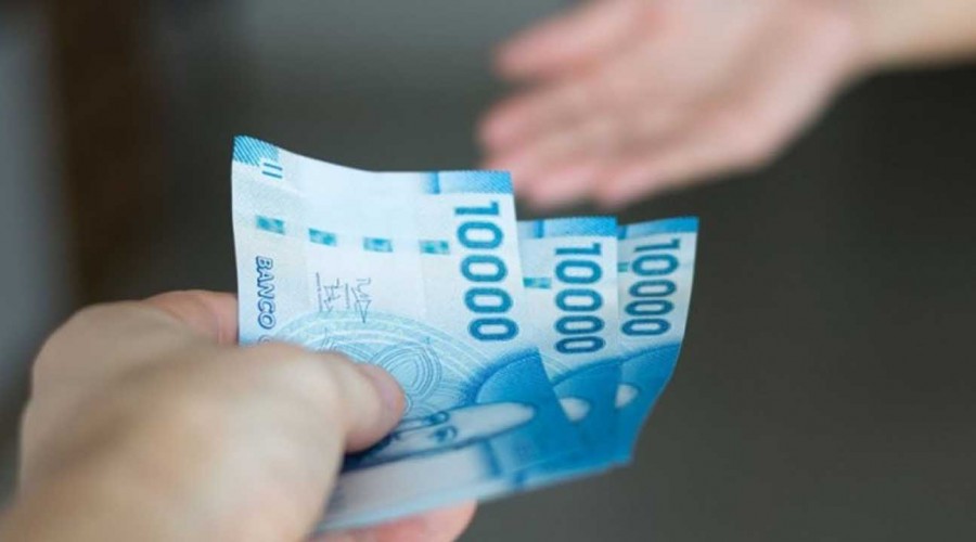 Hasta $887 mil por familia: Revisa a quienes les corresponde recibir el IFE Universal este 30 de agosto Hasta $887 mil por familia: Revisa a quienes les corresponde recibir el IFE Universal este 30 de agosto